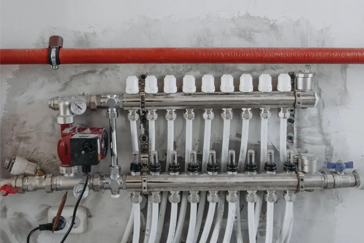 Rozdzielacz ogrzewania podłogowego, instalacja hydrauliczna