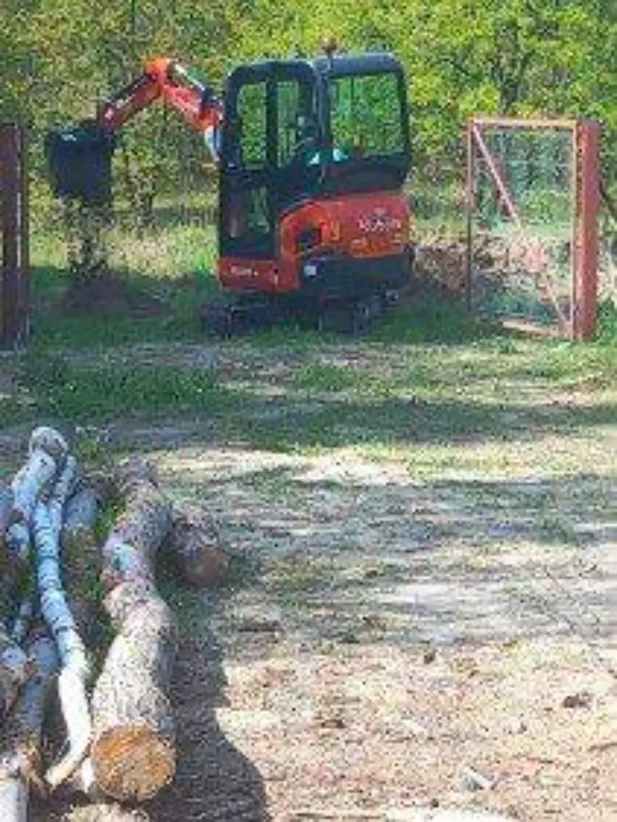 Wykop koparką pod fundamenty